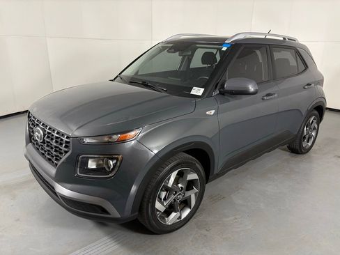Used 2025 Hyundai Venue SEL FWD image 5