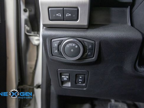 Used 2019 Ford F150 Platinum w/ Equipment Group 701A Luxury AWD/4WD image 13