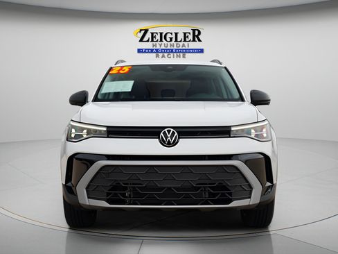 Used 2025 Volkswagen Taos S AWD/4WD image 2
