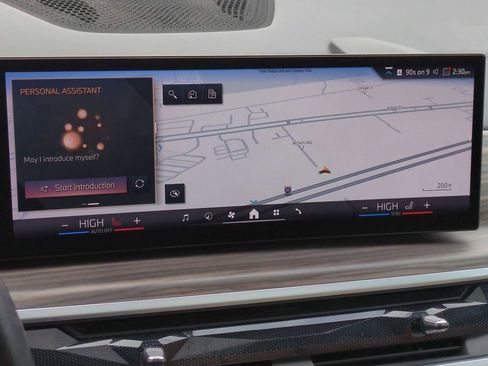 Certified 2024 BMW X5 xDrive50e w/ Premium Package image 28