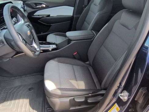 Used 2024 Chevrolet Trax LT w/ Driver Confidence Package FWD image 16