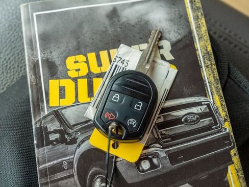 Used 2012 Ford F250 Lariat image 48