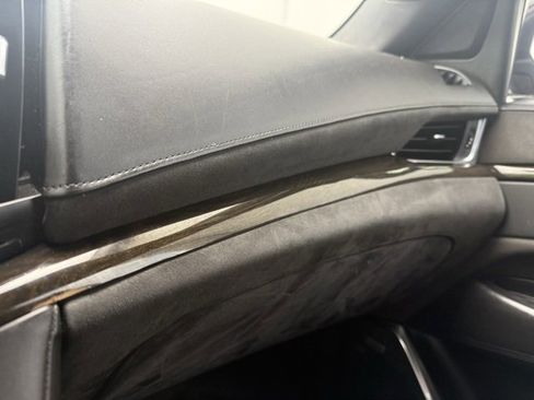 Used 2017 Cadillac Escalade ESV Platinum image 30