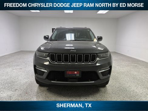 Used 2023 Jeep Grand Cherokee Limited w/ Luxury Tech Group II AWD/4WD image 2