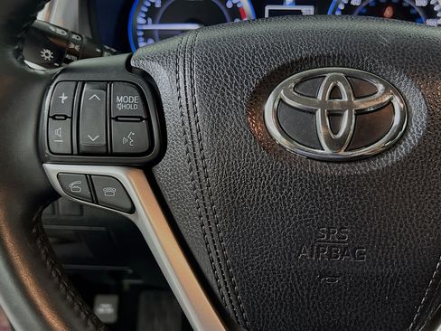 Used 2016 Toyota Highlander Limited FWD image 19