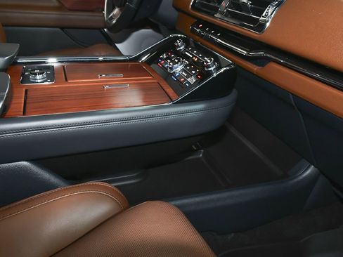 Used 2023 Lincoln Navigator Reserve image 66