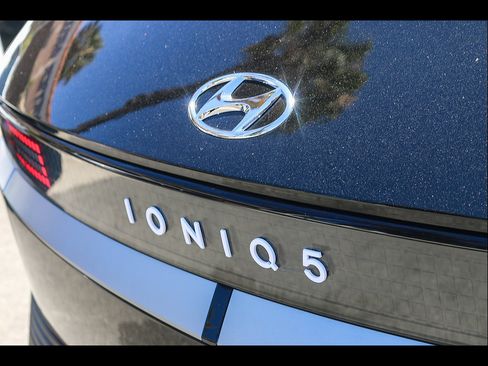 Certified 2024 Hyundai Ioniq 5 SEL RWD image 13