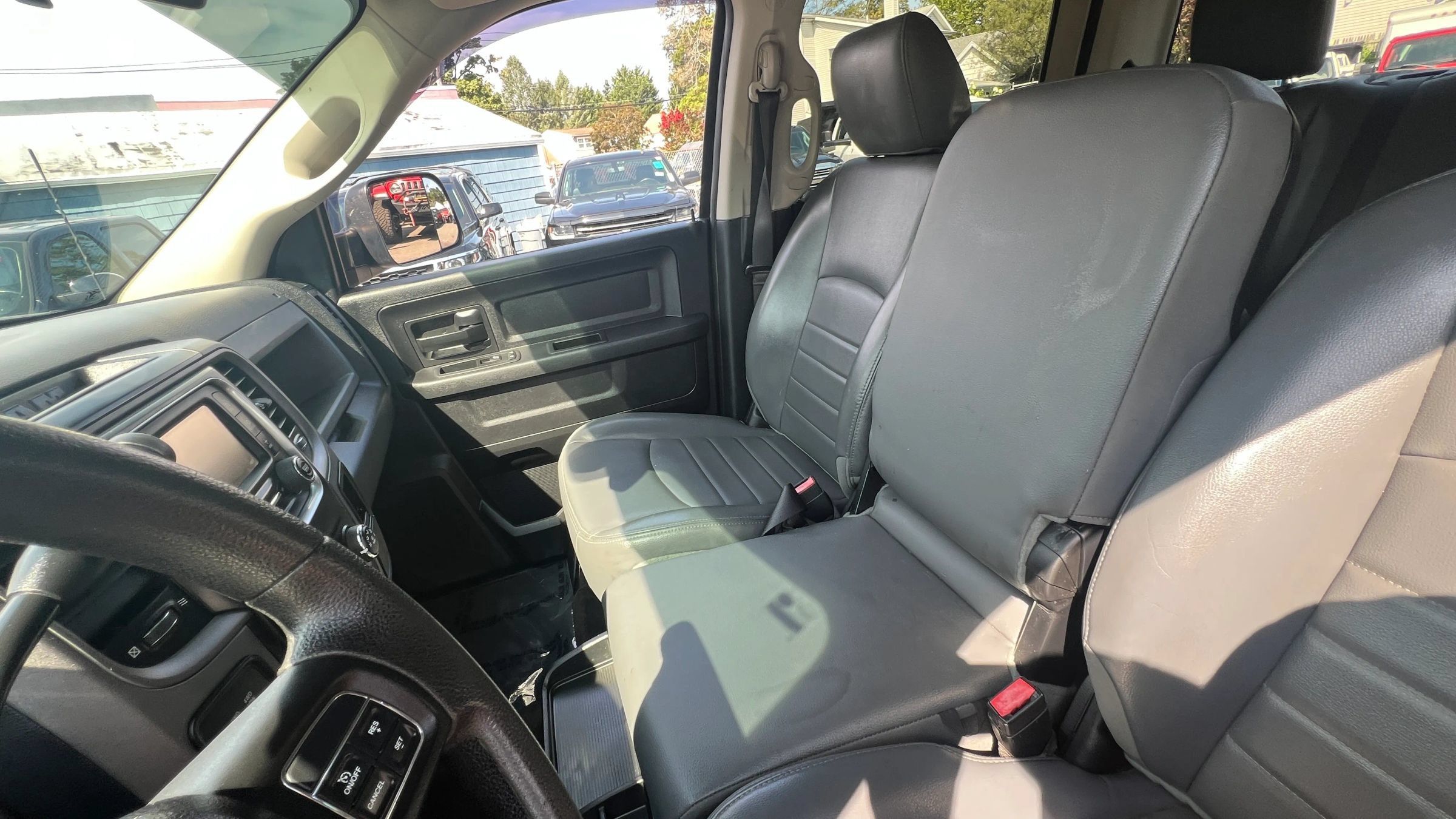 Used 2016 RAM 2500 Tradesman w/ Chrome Appearance Group AWD/4WD image 17