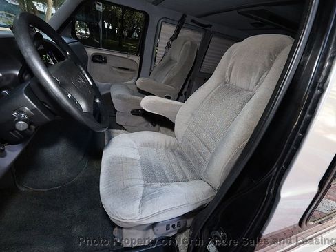 Used 1998 Dodge B1500 image 39