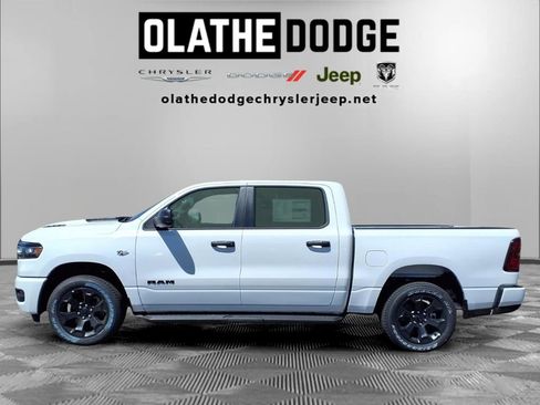 New 2026 RAM 1500 Express AWD/4WD image 18
