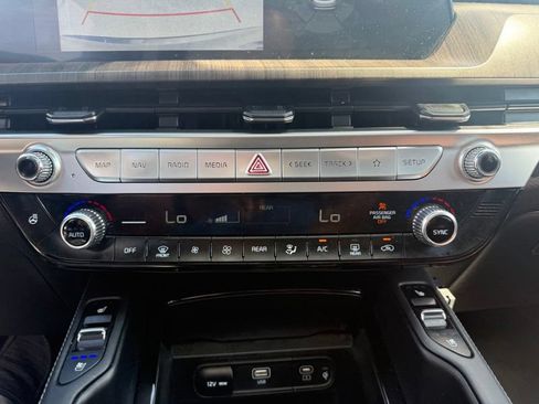 Used 2023 Kia Telluride EX AWD/4WD image 12