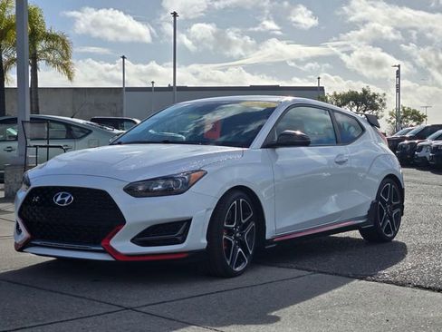 Used 2022 Hyundai Veloster N image 2