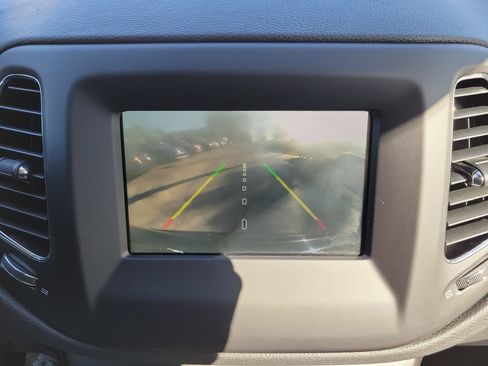 Used 2019 Jeep Compass Sport w/ Tech Group image 33