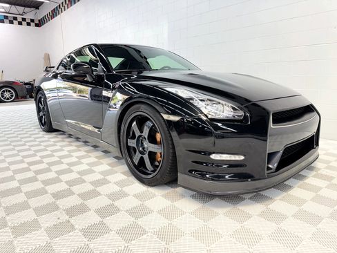 Used 2013 Nissan GT-R Premium image 8