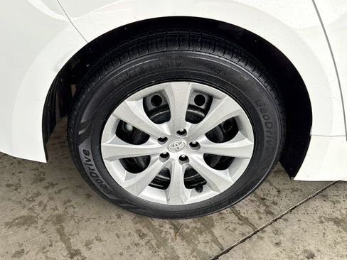 Used 2023 Toyota Corolla LE image 7