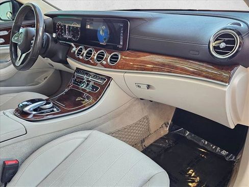 Used 2019 Mercedes-Benz E 300 image 23