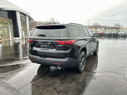 Used 2023 Chevrolet Traverse LT w/ Midnight/Sport Edition image 8