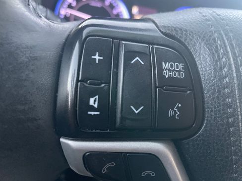 Used 2019 Toyota Highlander Limited image 26