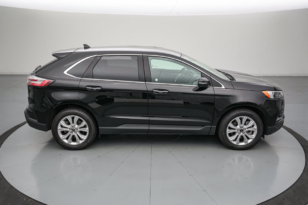 Certified 2023 Ford Edge Titanium AWD/4WD image 3