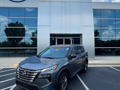 Used 2024 Nissan Rogue S AWD/4WD image 1