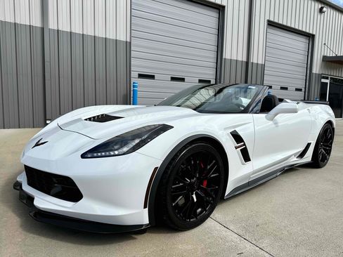 Used 2017 Chevrolet Corvette Grand Sport image 2