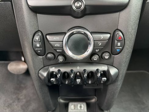 Used 2013 MINI Cooper Clubman FWD image 24