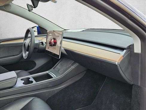 Used 2023 Tesla Model Y Long Range image 24