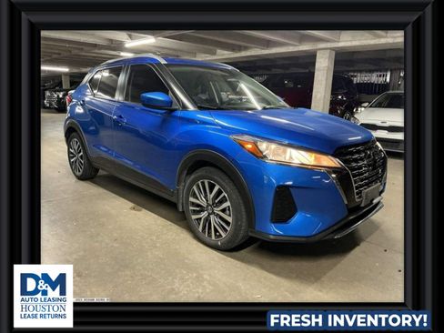 Used 2021 Nissan Kicks SV FWD image 1