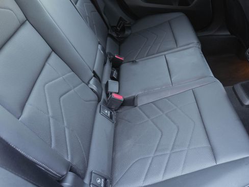 Certified 2025 BMW X2 xDrive28i image 32