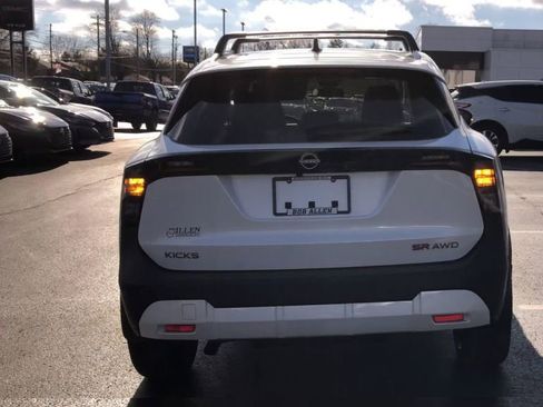 New 2026 Nissan Kicks SR w/ Cold Weather Package AWD/4WD image 7