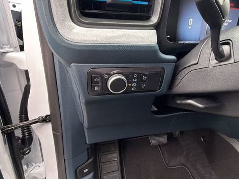 New 2025 Ford Maverick XLT image 30