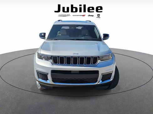 New 2025 Jeep Grand Cherokee L Limited w/ Trailer Tow Package image 2