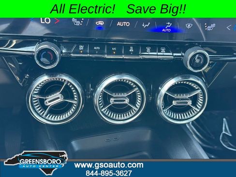 Used 2024 Chevrolet Blazer EV LT AWD/4WD image 29