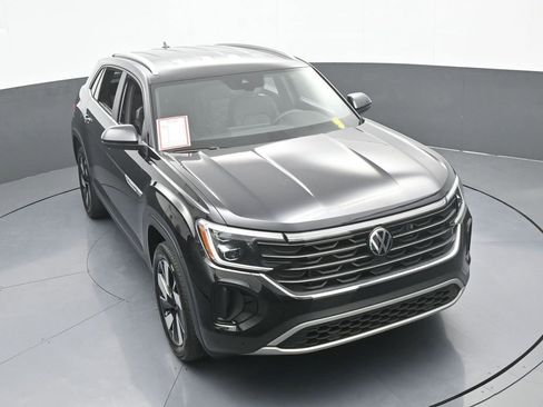 Used 2024 Volkswagen Atlas Cross Sport SE image 53