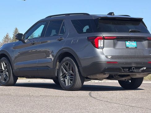 Certified 2025 Ford Explorer ST-Line w/ ST-Line Street Pack AWD/4WD image 6