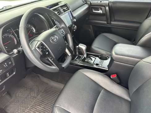 Used 2021 Toyota 4Runner TRD Off-Road Premium w/ Moonroof Package AWD/4WD image 10