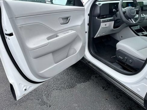New 2026 Hyundai Kona SEL Premium FWD image 14