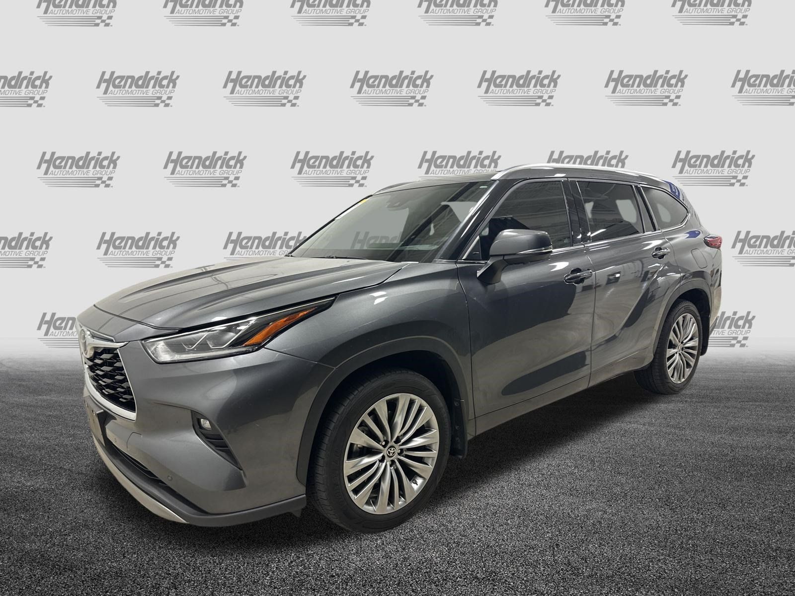Used 2023 Toyota Highlander Platinum AWD/4WD image 5
