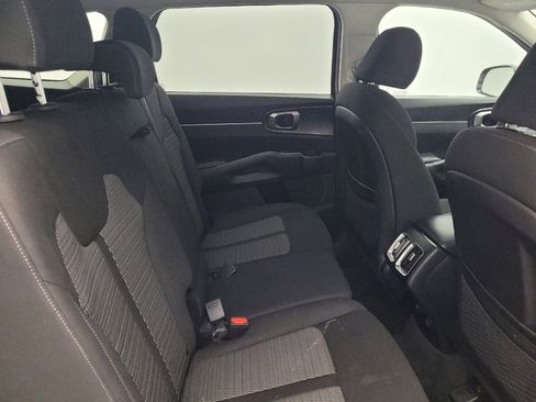 Used 2023 Kia Sorento LX FWD image 19