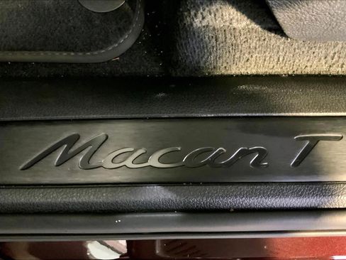 Used 2023 Porsche Macan Turbo image 19