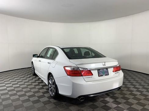 Used 2015 Honda Accord Sport image 7