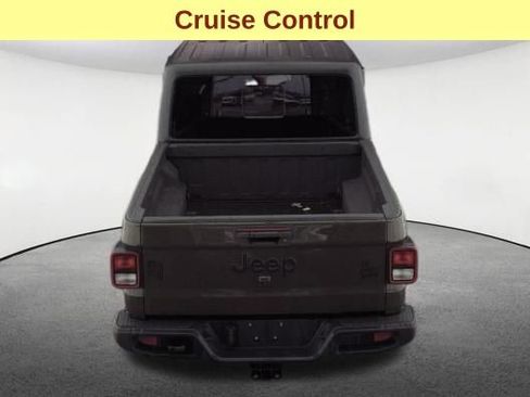 Used 2022 Jeep Gladiator Willys image 7