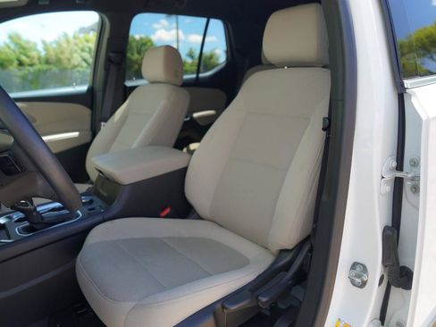 Used 2023 Chevrolet Traverse LS AWD/4WD image 28