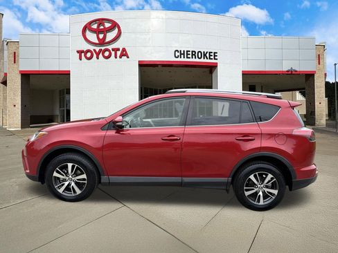 Used 2017 Toyota RAV4 XLE FWD image 8