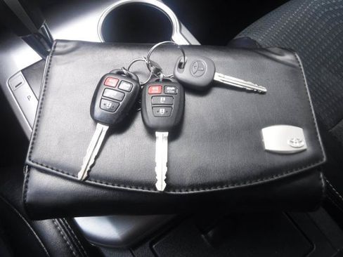 Used 2013 Toyota Camry SE FWD image 22