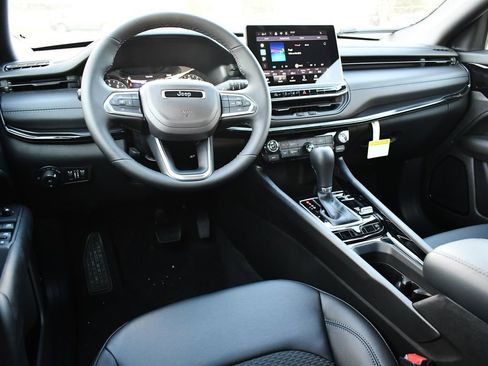 New 2026 Jeep Compass Latitude AWD/4WD image 9