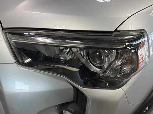 Used 2015 Toyota 4Runner SR5 AWD/4WD image 16