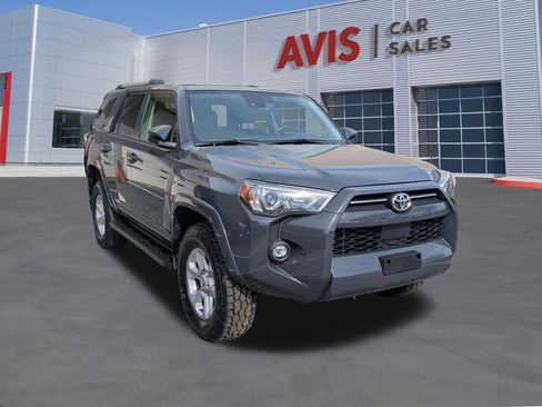 Used 2024 Toyota 4Runner SR5 AWD/4WD image 3