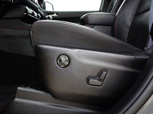 Used 2025 Dodge Durango R/T AWD/4WD image 27