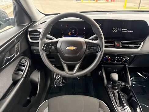 Used 2025 Chevrolet TrailBlazer LT w/ Driver Confidence Package image 13